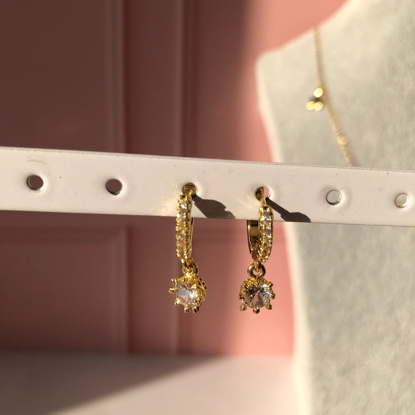 Huggies zirconias Blancas