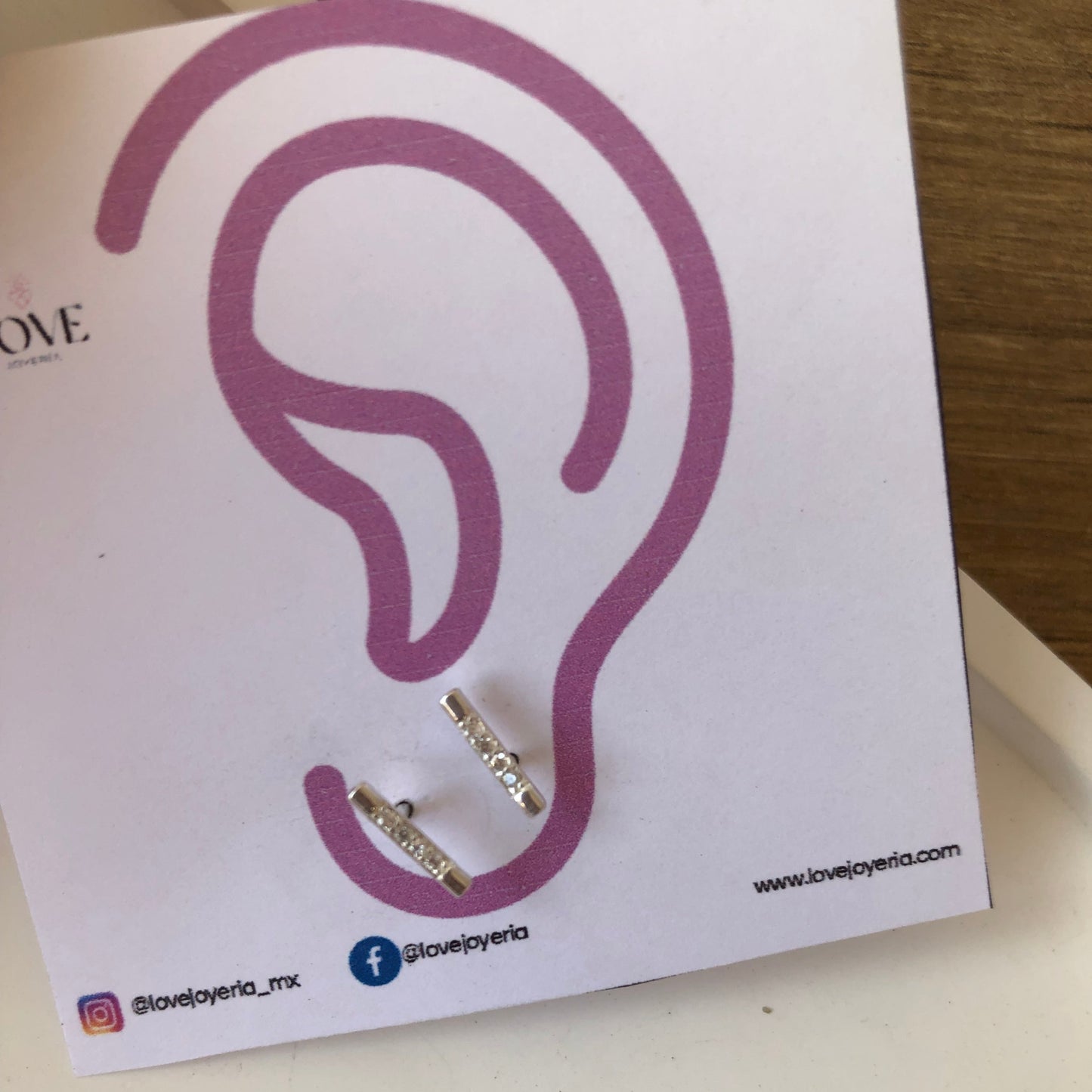 Aretes barrita con piedritas plata 925