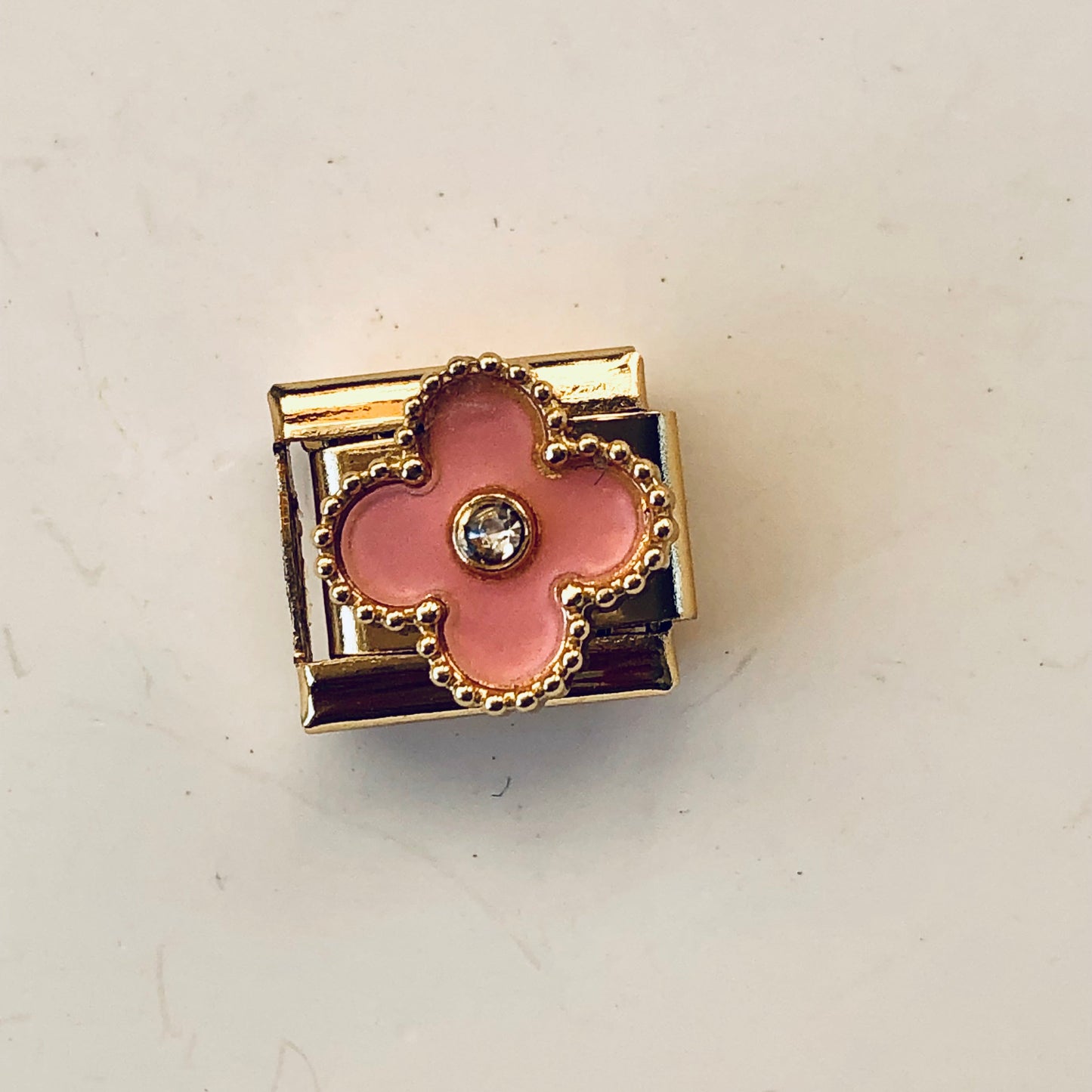 Charm para pulser Italians trébol rosa