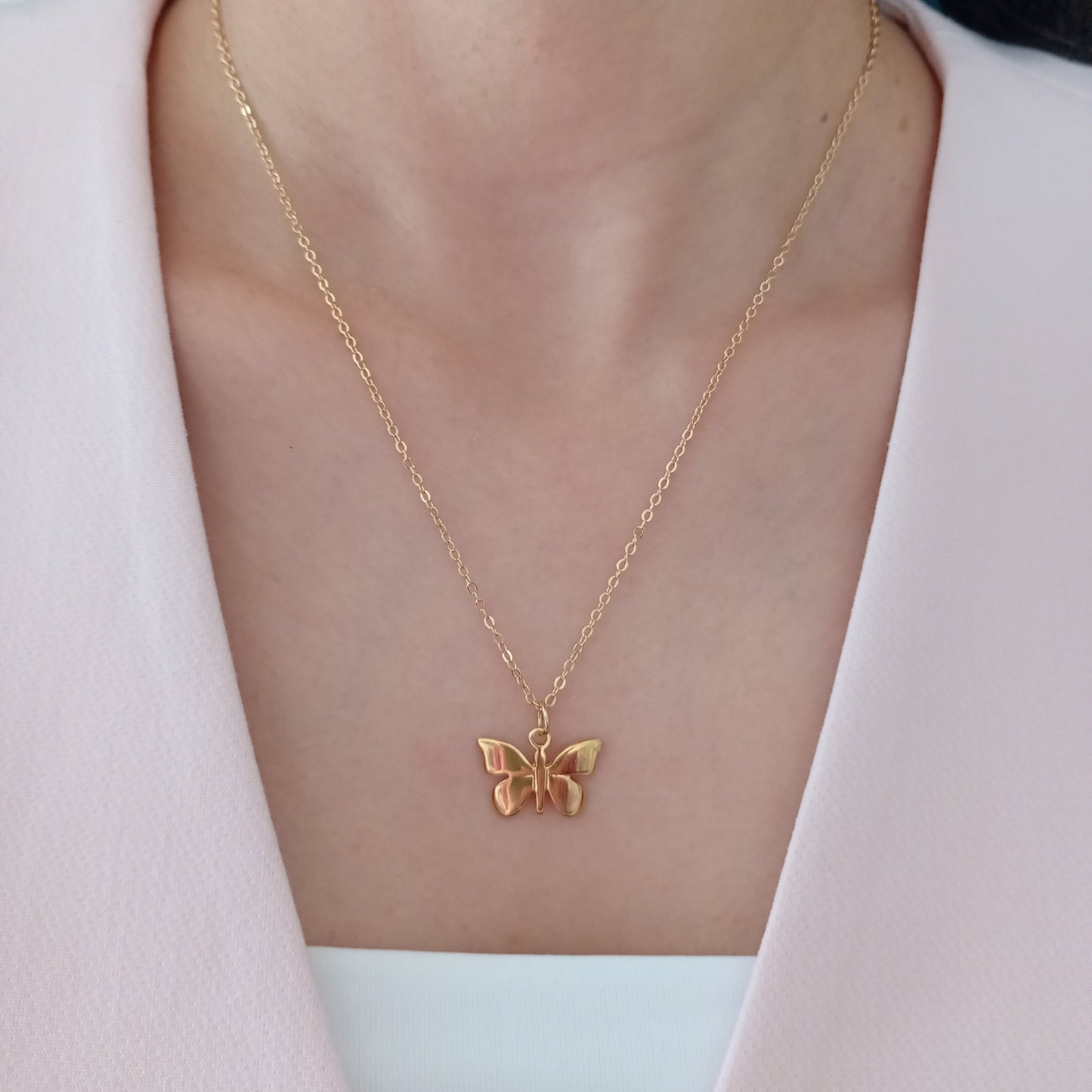 Collar mariposa