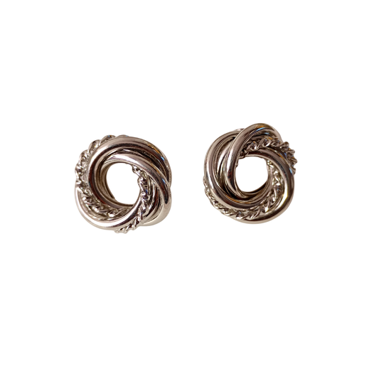Aretes circulares plateados