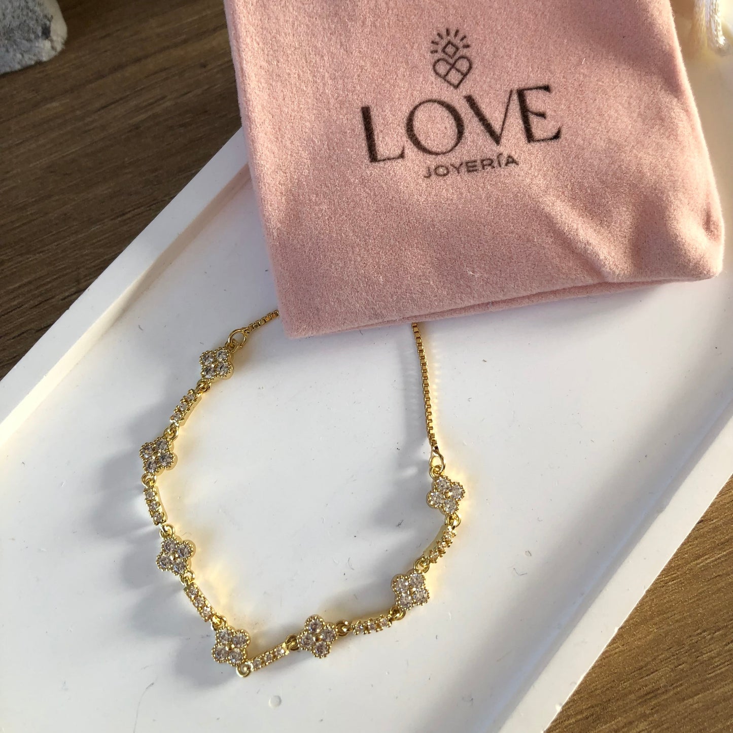 Pulsera ajustable flores con zirconia