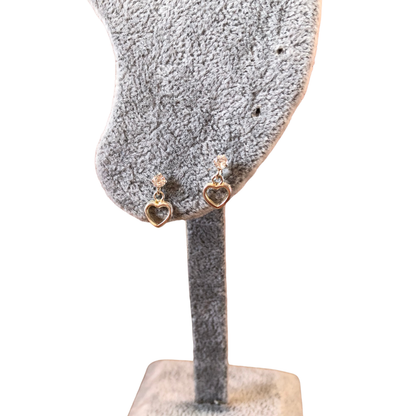 Aretes plata .925 con piedrita blanca y corazón colgando