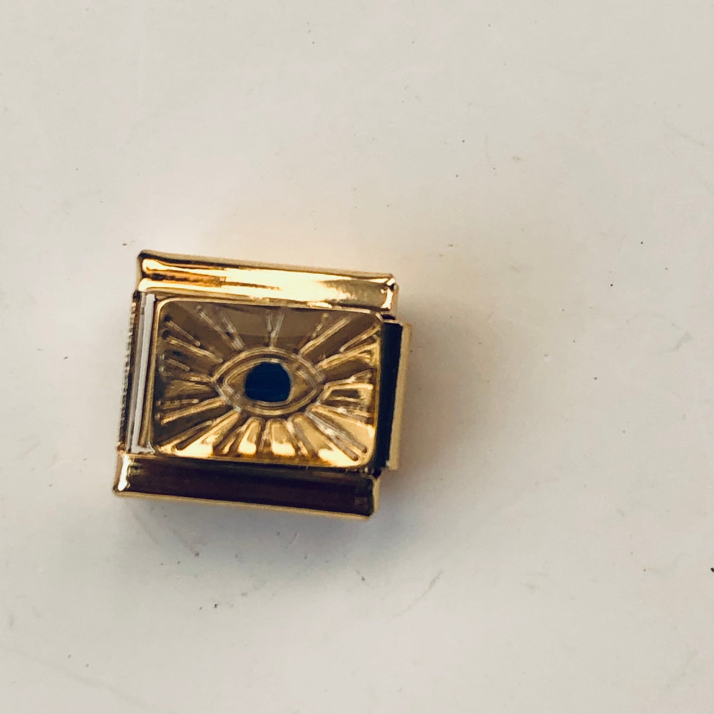 Charm para pulseras italianas dorado ojo resplandor