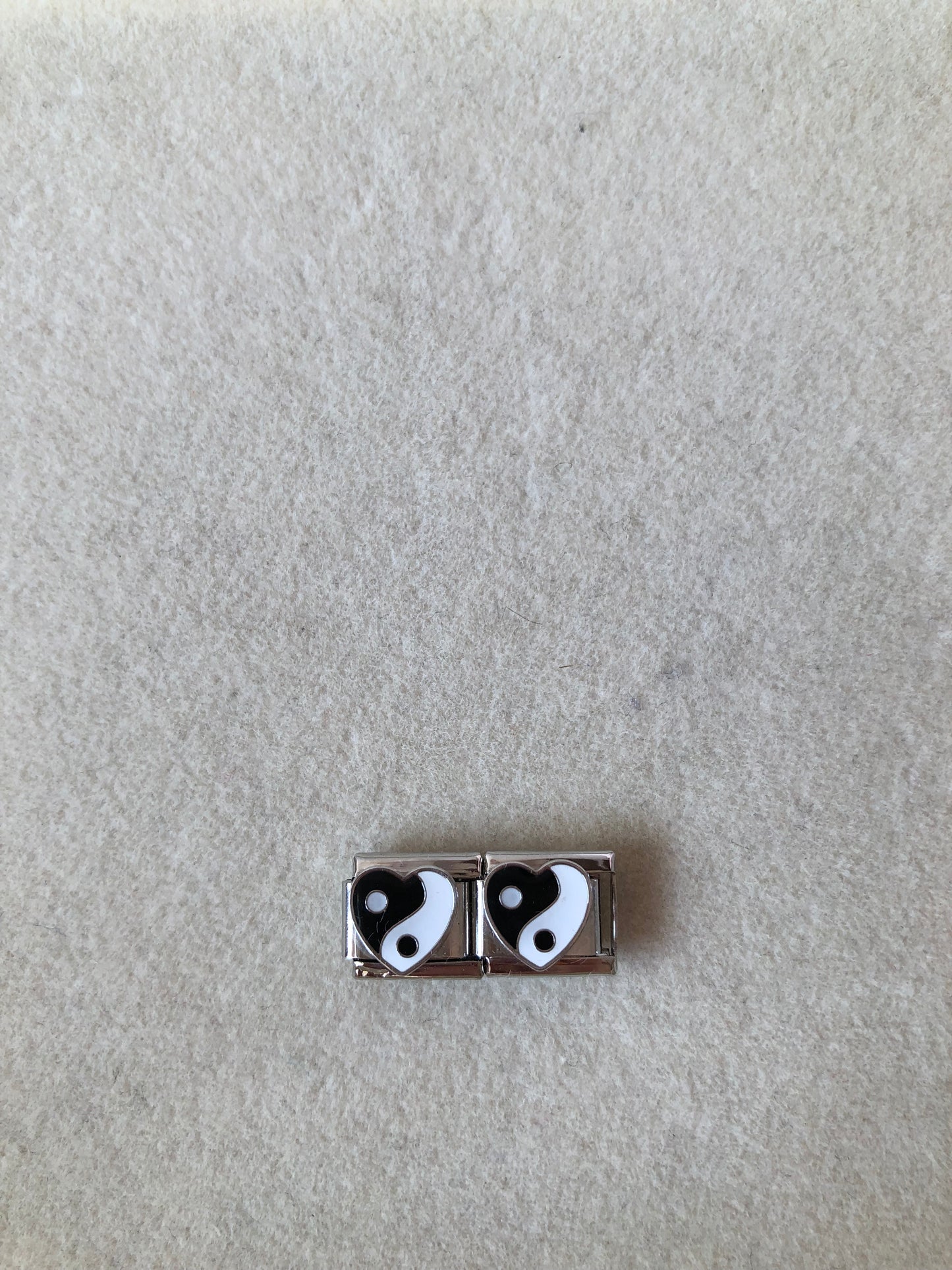 Charm yin Yang