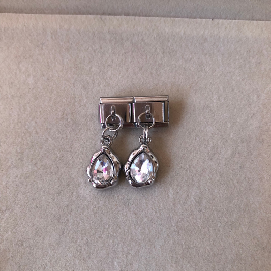 Charm plateado gota blanca 1 pieza