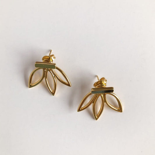 Aretes tres hojas